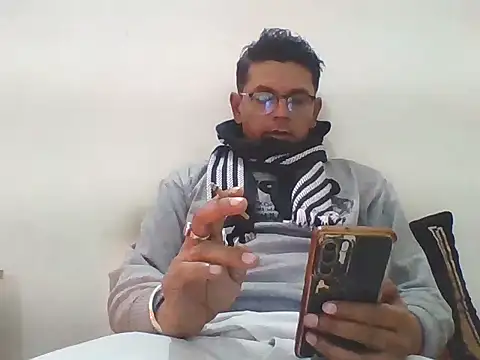 Kumarjay330 online show from December 17, 2025, 2:11 pm