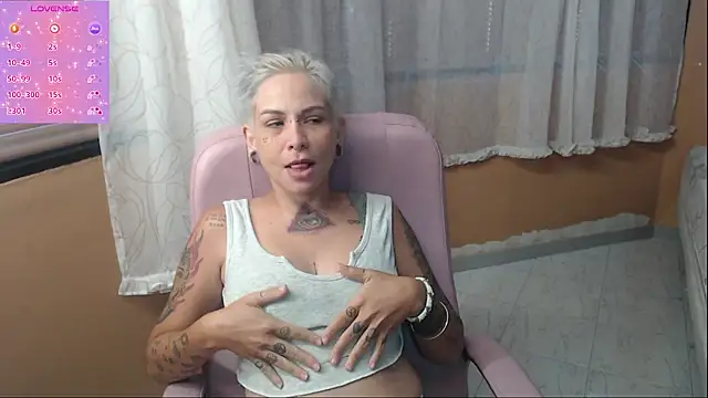 moon cat85 online show from June 15, 2026, 3:01 pm