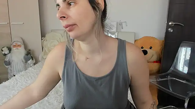 sweetemy4u online show from February 27, 2026, 8:58 am