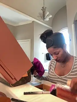 NicoleCocksXXX online show from March 31, 2026, 2:52 pm