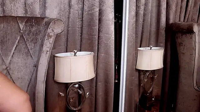 Snapshot of BustyGizelle chatting on June 25, 2026, 8:36 pm BustyGizelle online show from June 25, 2026, 8:36 pm