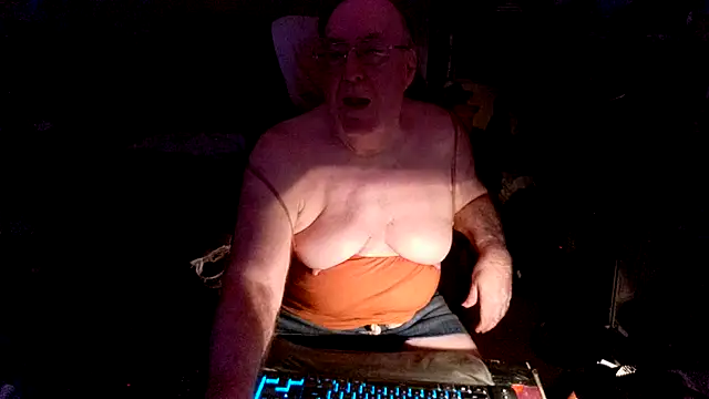 Toastir online show from September 24, 2025, 5:08 pm