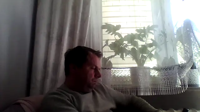 Snapshot of grzes19763 chatting on April 28, 2026, 9:24 am grzes19763 online show from April 28, 2026, 9:24 am
