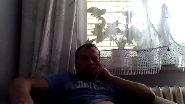 Snapshot of grzes19763 chatting on June 6, 2026, 1:49 pm grzes19763 online show from June 6, 2026, 1:49 pm