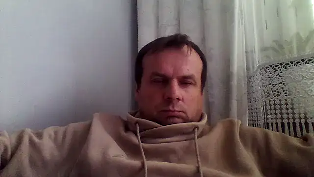 Snapshot of grzes19763 chatting on May 13, 2026, 8:32 am grzes19763 online show from May 13, 2026, 8:32 am