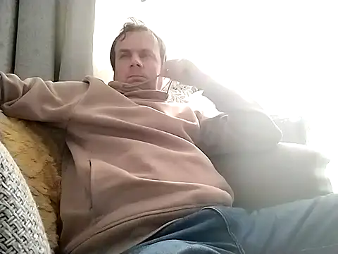 grzes19763 online show from October 7, 2025, 8:37 am