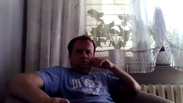 Snapshot of grzes19763 chatting on May 22, 2026, 7:50 am grzes19763 online show from May 22, 2026, 7:50 am