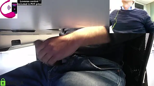 Snapshot of pliko chatting on October 6, 2025, 9:54 am pliko online show from October 6, 2025, 9:54 am