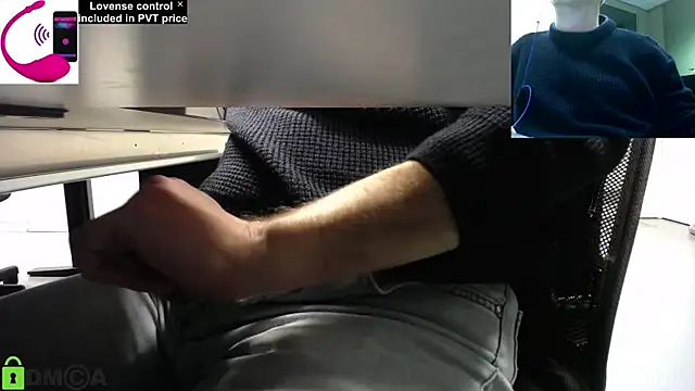 Snapshot of pliko chatting on December 6, 2024, 4:12 pm pliko online show from December 6, 2024, 4:12 pm