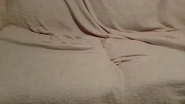 beautylovess online show from April 13, 2026, 1:09 am