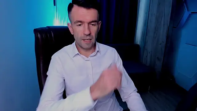 Snapshot of SteveTiger chatting on November 7, 2025, 9:47 am SteveTiger online show from November 7, 2025, 9:47 am