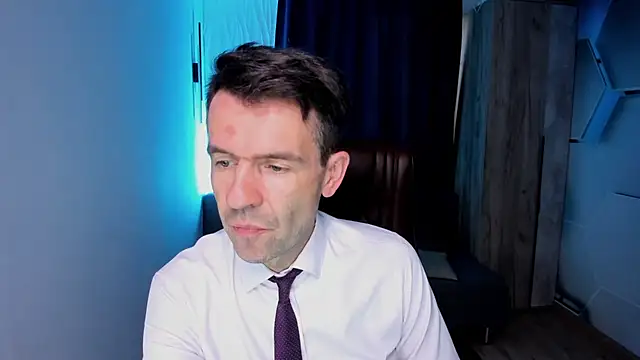 Snapshot of SteveTiger chatting on October 14, 2025, 11:33 am SteveTiger online show from October 14, 2025, 11:33 am