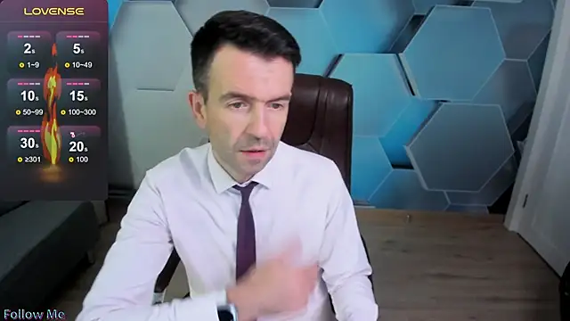 Snapshot of SteveTiger chatting on November 23, 2025, 3:49 am SteveTiger online show from November 23, 2025, 3:49 am