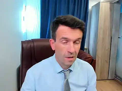 Snapshot of SteveTiger chatting on September 17, 2025, 12:29 pm SteveTiger online show from September 17, 2025, 12:29 pm