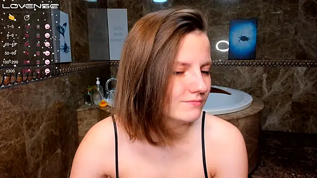 MelindaTin online show from October 26, 2025, 1:39 am