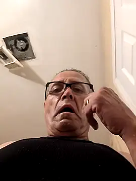 Snapshot of bobby69cock chatting on May 31, 2026, 2:39 am bobby69cock online show from May 31, 2026, 2:39 am