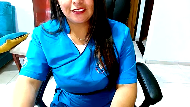 Ixchel Anaid online show from November 18, 2025, 5:05 pm