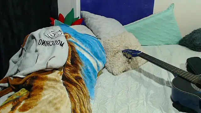 Ixchel Anaid online show from October 19, 2025, 2:25 am