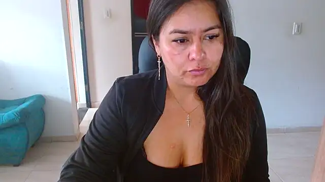 Ixchel Anaid online show from April 10, 2026, 12:23 pm