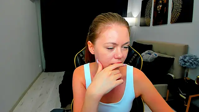 Snapshot of Strawberrye chatting on May 31, 2026, 3:23 am Strawberrye online show from May 31, 2026, 3:23 am