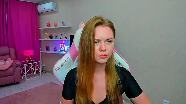 Snapshot of Strawberrye chatting on May 9, 2026, 11:13 am Strawberrye online show from May 9, 2026, 11:13 am