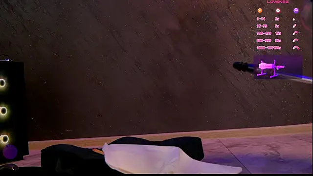 im-your-lovee online show from March 21, 2025, 7:00 am