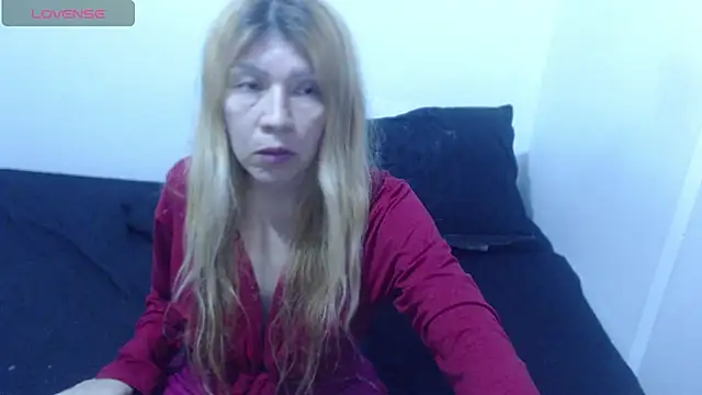 Snapshot of Dulce-Bella chatting on March 25, 2026, 8:52 pm Dulce-Bella online show from March 25, 2026, 8:52 pm