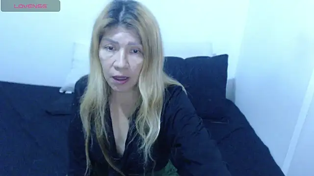 Snapshot of Dulce-Bella chatting on March 15, 2026, 2:24 pm Dulce-Bella online show from March 15, 2026, 2:24 pm