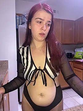 Snapshot of joeystaciee chatting on April 16, 2026, 1:06 am joeystaciee online show from April 16, 2026, 1:06 am