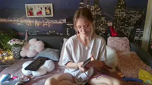 little-leni online show from March 10, 2025, 12:17 pm