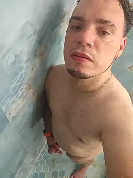 latinoflpr online show from September 19, 2025, 12:58 am