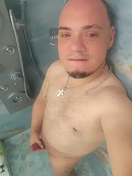 latinoflpr online show from December 4, 2025, 11:48 pm