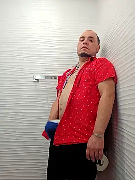 latinoflpr online show from December 2, 2025, 10:11 pm