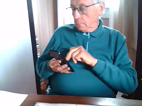 johnjohn622662 online show from September 17, 2025, 3:25 pm