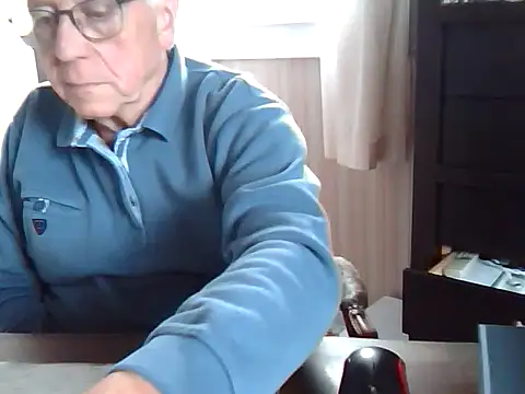 johnjohn622662 online show from November 4, 2025, 11:14 am