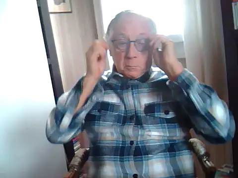 johnjohn622662 online show from February 21, 2025, 11:22 am