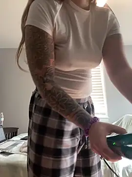 jaseyrae online show from November 5, 2025, 5:27 pm