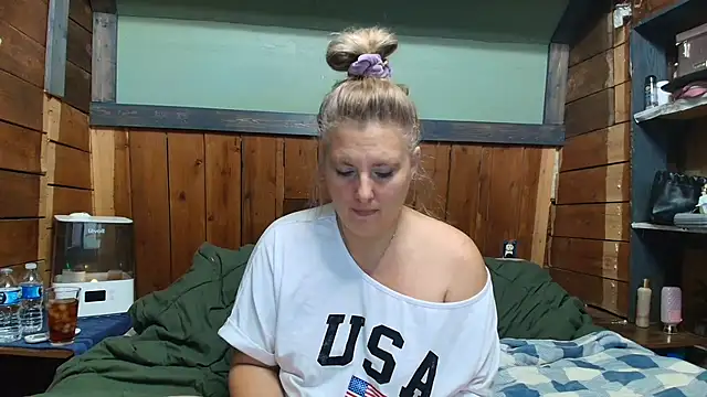 Snapshot of lisaxlovexxx chatting on February 21, 2026, 3:47 pm lisaxlovexxx online show from February 21, 2026, 3:47 pm