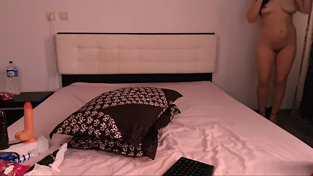 DaryanaRed08 online show from February 16, 2025, 11:38 am