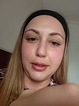 sofiabichota online show from April 26, 2026, 3:42 pm