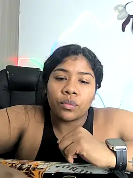 paola091 online show from October 15, 2025, 11:35 pm