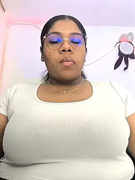 paola091 online show from November 28, 2025, 12:00 am