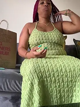 CurvyDesire1 online show from March 18, 2025, 3:01 pm