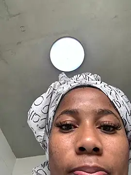 CurvyDesire1 online show from March 21, 2025, 2:18 pm