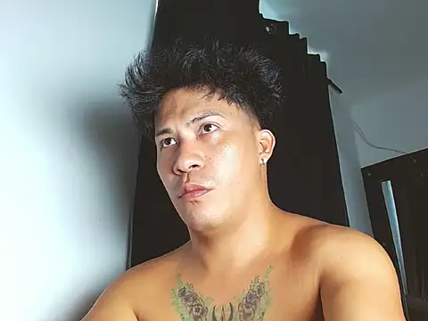 boyhot23x online show from March 14, 2026, 10:05 pm