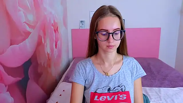 AliceAdams online show from October 22, 2025, 6:35 am