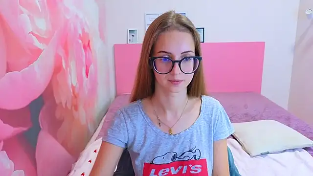 AliceAdams online show from November 7, 2025, 7:46 am