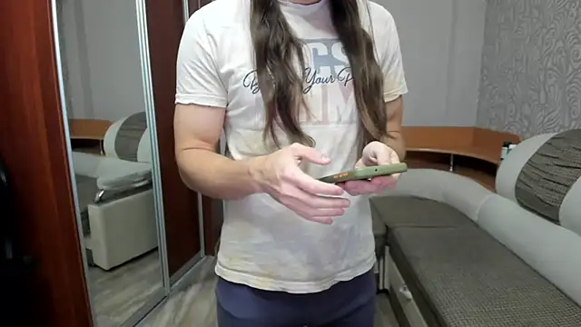 Snapshot of Marrymepls chatting on October 20, 2025, 10:32 pm Marrymepls online show from October 20, 2025, 10:32 pm