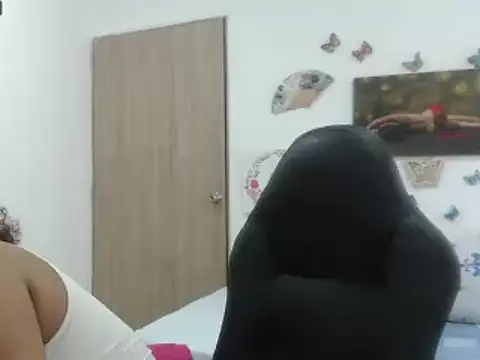 BustyMilf  online show from March 19, 2025, 12:12 pm