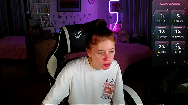 Kira honeyy online show from September 9, 2025, 11:19 am